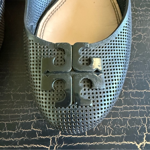 Tory Burch Black Flats with Iconic Medallion - Picture 4 of 14